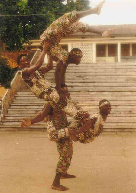 Ghana-acrobats Ghana-acrobats