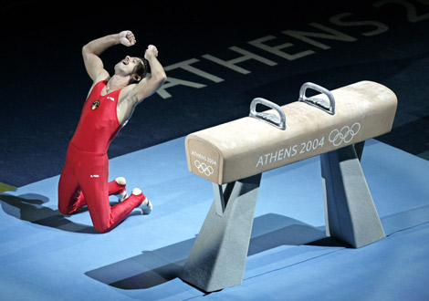 gymnast-pommel-horse