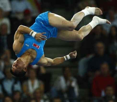 gymnast-vaulting