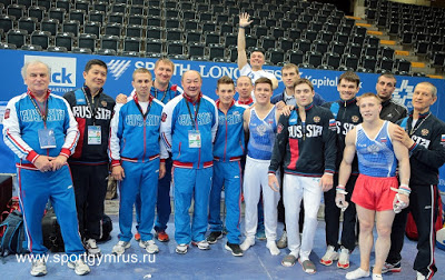 MAG team with coaches